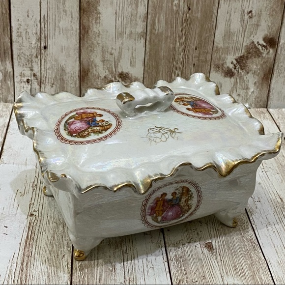 Vintage Victorian Porcelain Footed Jewelry Trinket Box - Picture 2 of 12